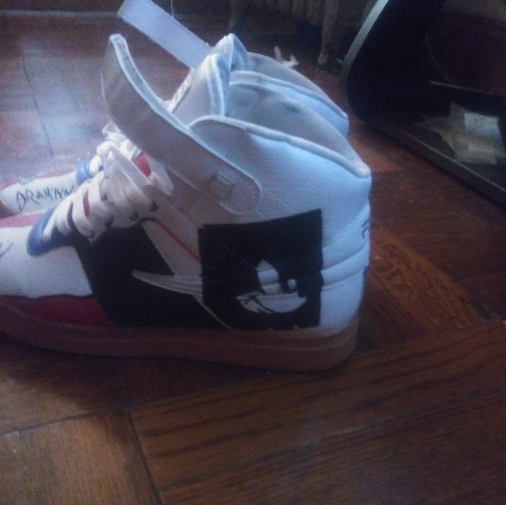 Sneakers - Picture 3 of 4